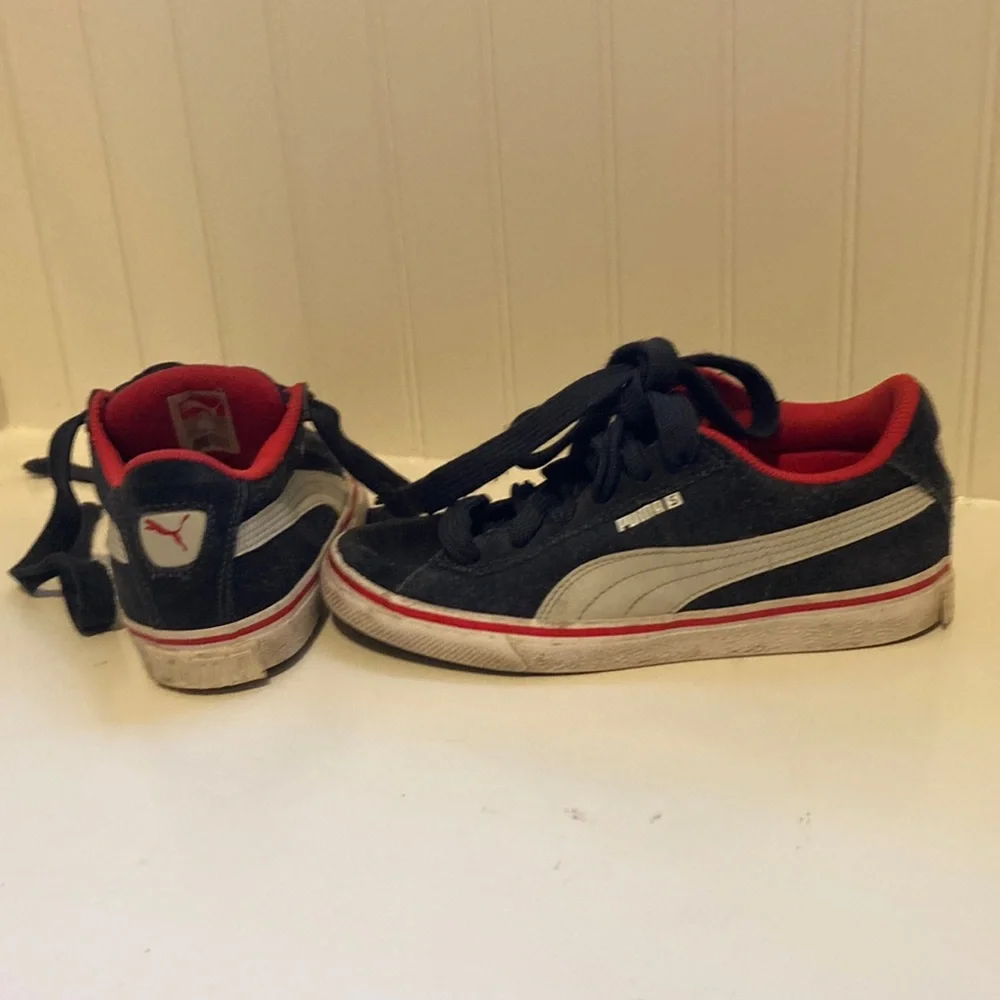 Vintage Puma suede sneakers size 2